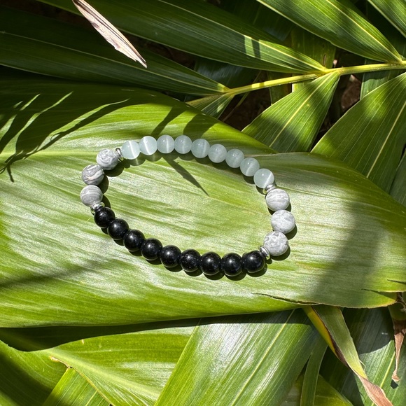 32A. Black tourmaline, Selenite, & Labradorite Bead Protection Bracelet Handmade - Picture 3 of 6